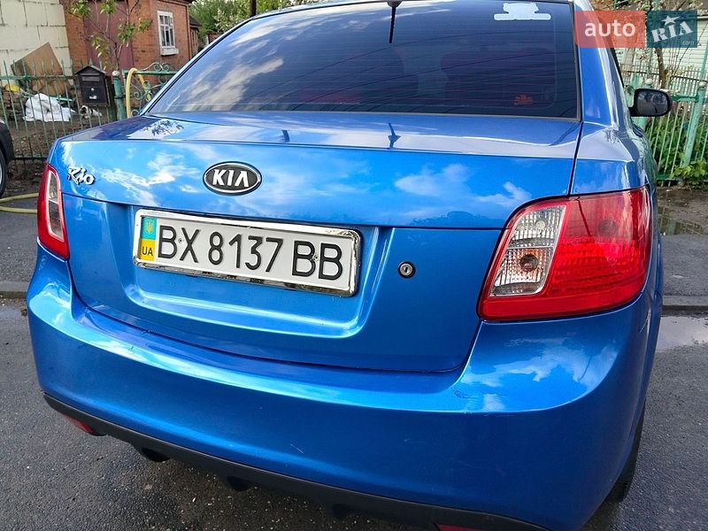 Седан Kia Rio 2010 в Хмельницком