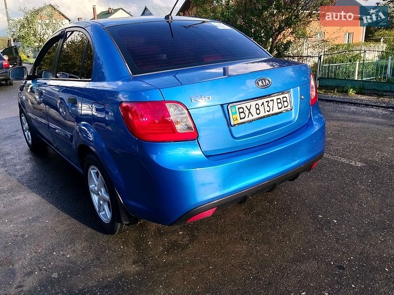 Седан Kia Rio 2010 в Хмельницком