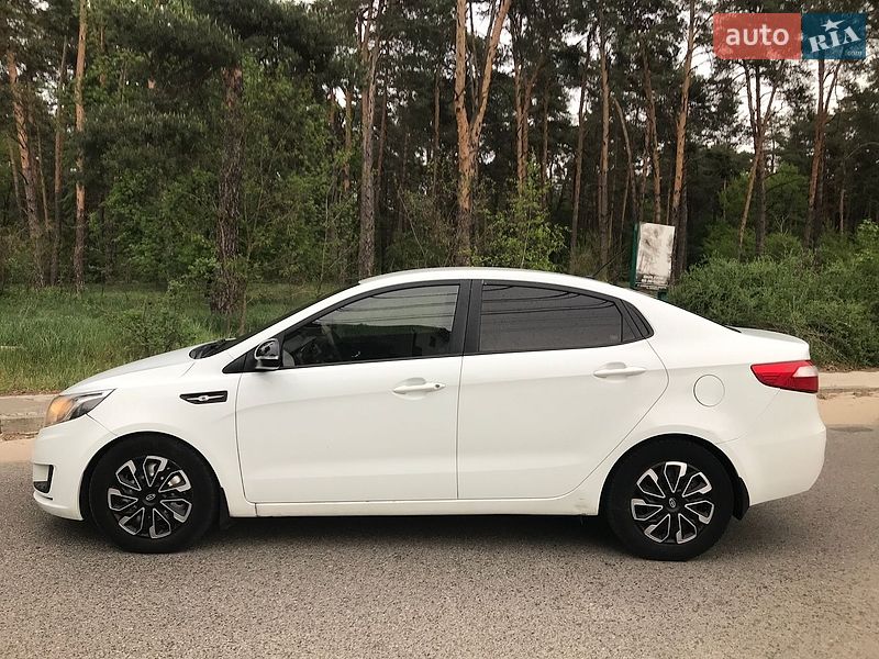 Седан Kia Rio 2013 в Киеве