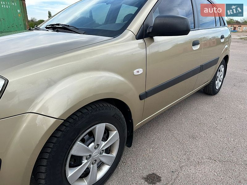 Хэтчбек Kia Rio 2008 в Прилуках