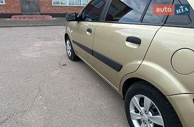 Хэтчбек Kia Rio 2008 в Прилуках