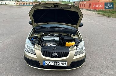 Хэтчбек Kia Rio 2008 в Прилуках
