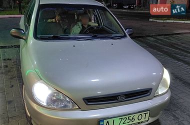Седан Kia Rio 2002 в Києві