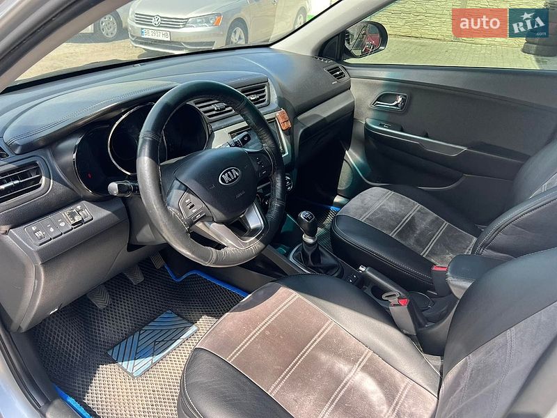 Седан Kia Rio 2013 в Николаеве