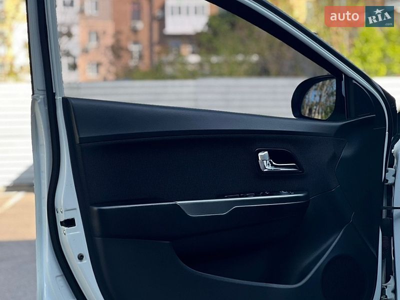 Седан Kia Rio 2013 в Миколаєві