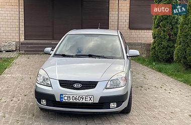 Хэтчбек Kia Rio 2008 в Чернигове