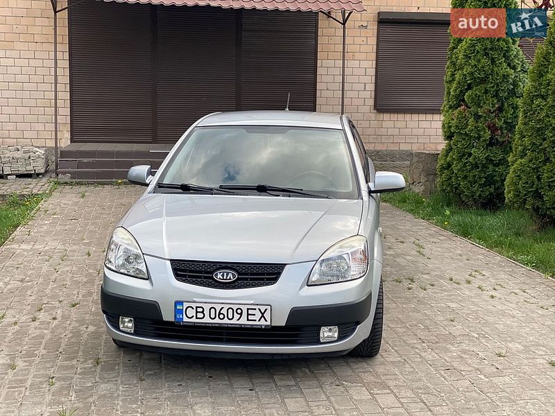 Хэтчбек Kia Rio 2008 в Чернигове