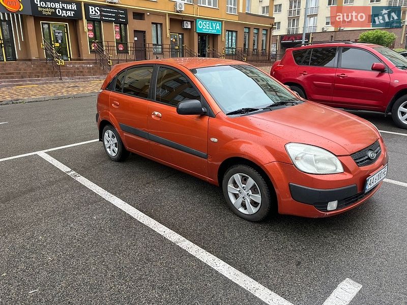 Хэтчбек Kia Rio 2008 в Киеве