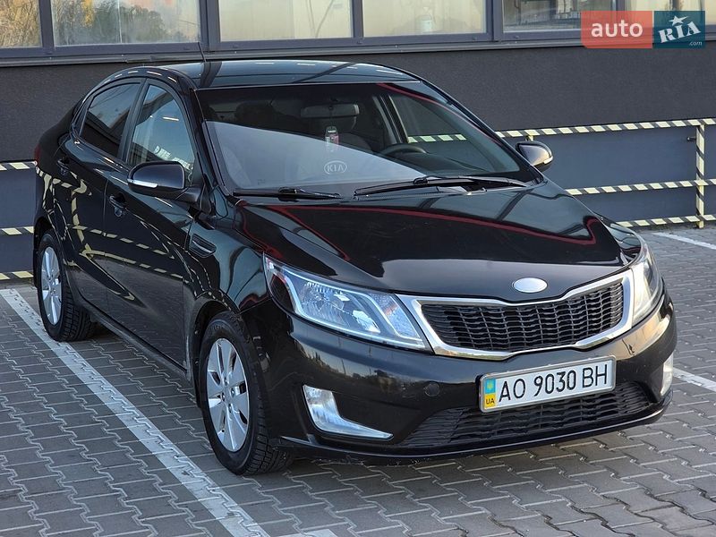 Седан Kia Rio 2014 в Тернополе