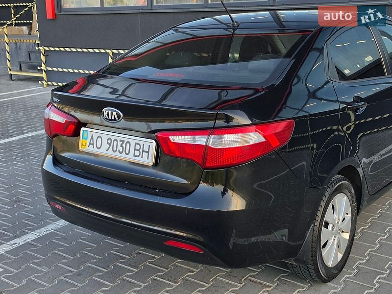 Седан Kia Rio 2014 в Тернополе