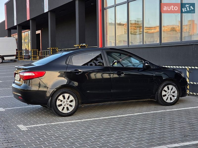 Седан Kia Rio 2014 в Тернополе