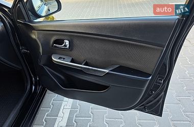 Седан Kia Rio 2014 в Тернополе