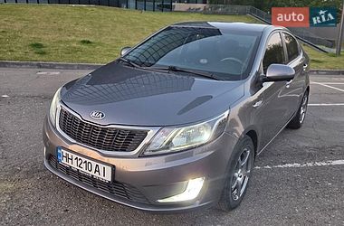 Седан Kia Rio 2013 в Софиевской Борщаговке