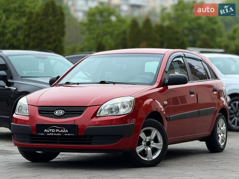 Хэтчбек Kia Rio 2008 в Одессе