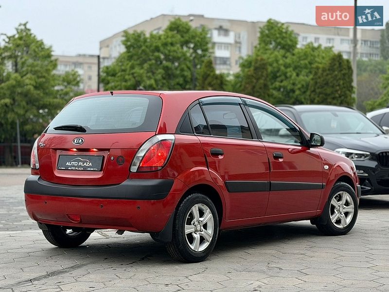 Хэтчбек Kia Rio 2008 в Одессе