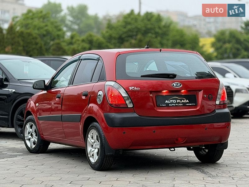 Хэтчбек Kia Rio 2008 в Одессе