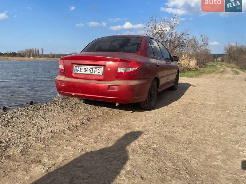 Седан Kia Rio 2003 в Ширяєвому
