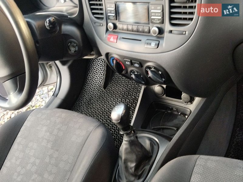 Хэтчбек Kia Rio 2009 в Богородчанах фото 10 Хэтчбек Kia Rio 2009 в Богородчанах