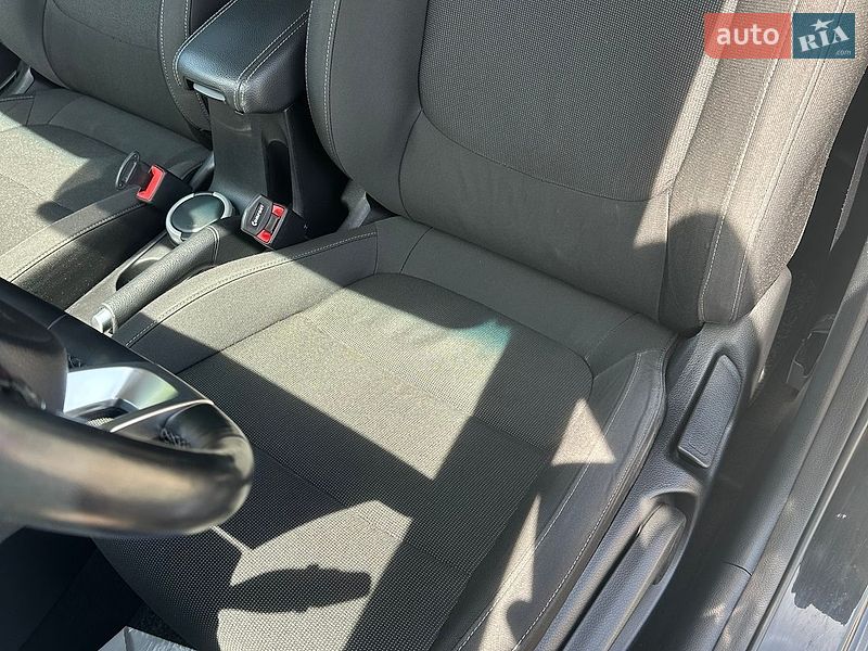 Хетчбек Kia Rio 2017 в Хмельницькому