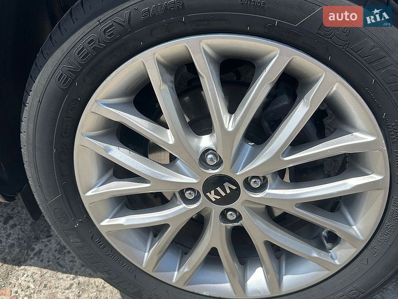 Хетчбек Kia Rio 2017 в Хмельницькому