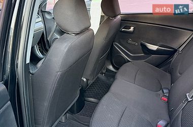 Седан Kia Rio 2013 в Ивано-Франковске