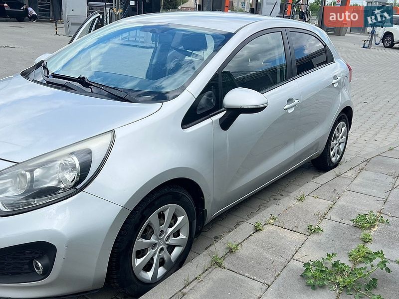 Седан Kia Rio 2013 в Харькове