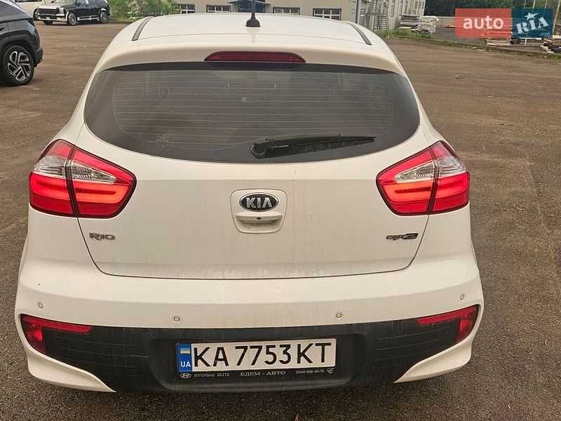 Хэтчбек Kia Rio 2016 в Киеве
