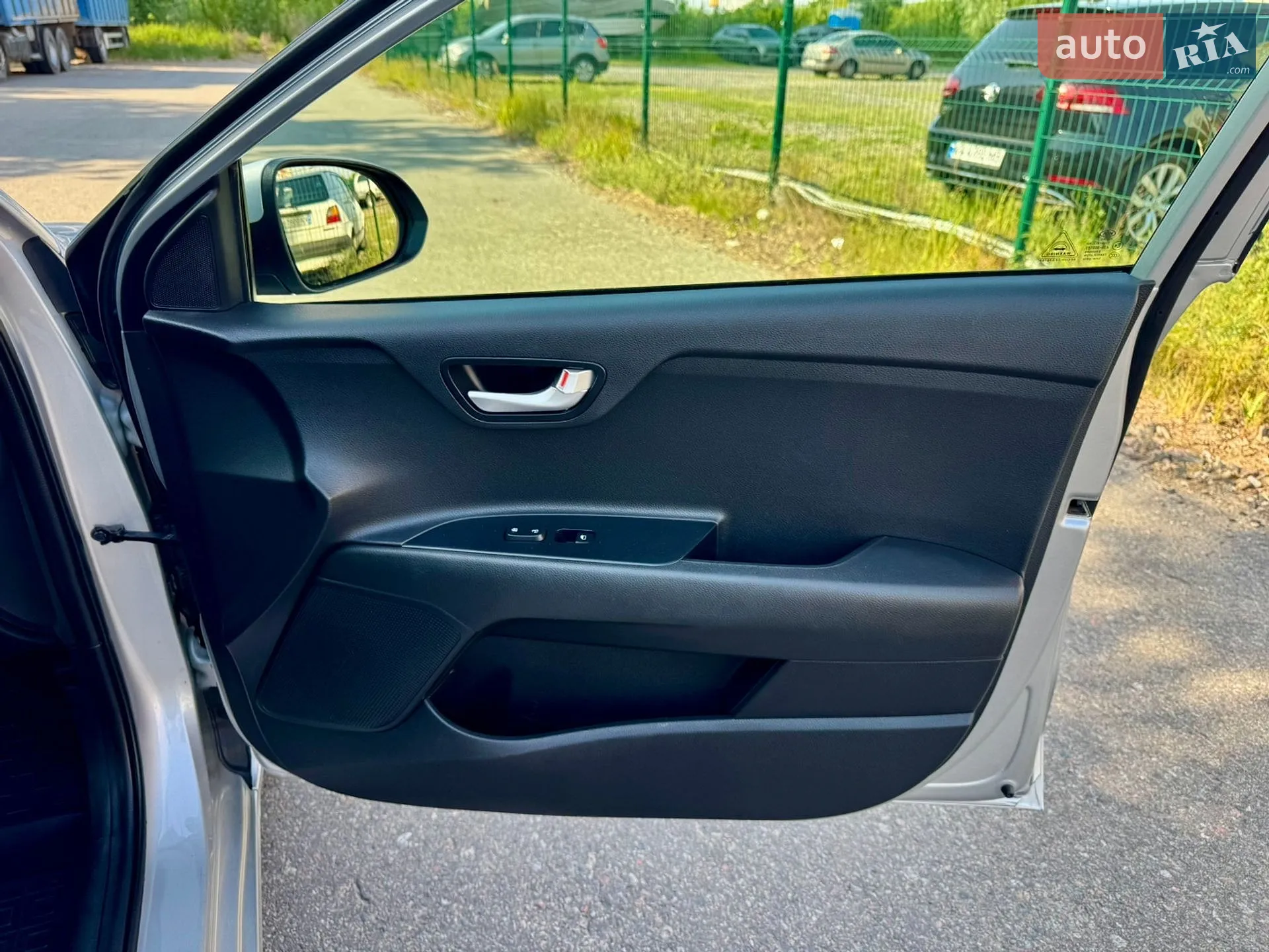 2019 Kia Rio - мініатюра 43