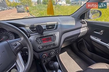 Хэтчбек Kia Rio 2012 в Киеве