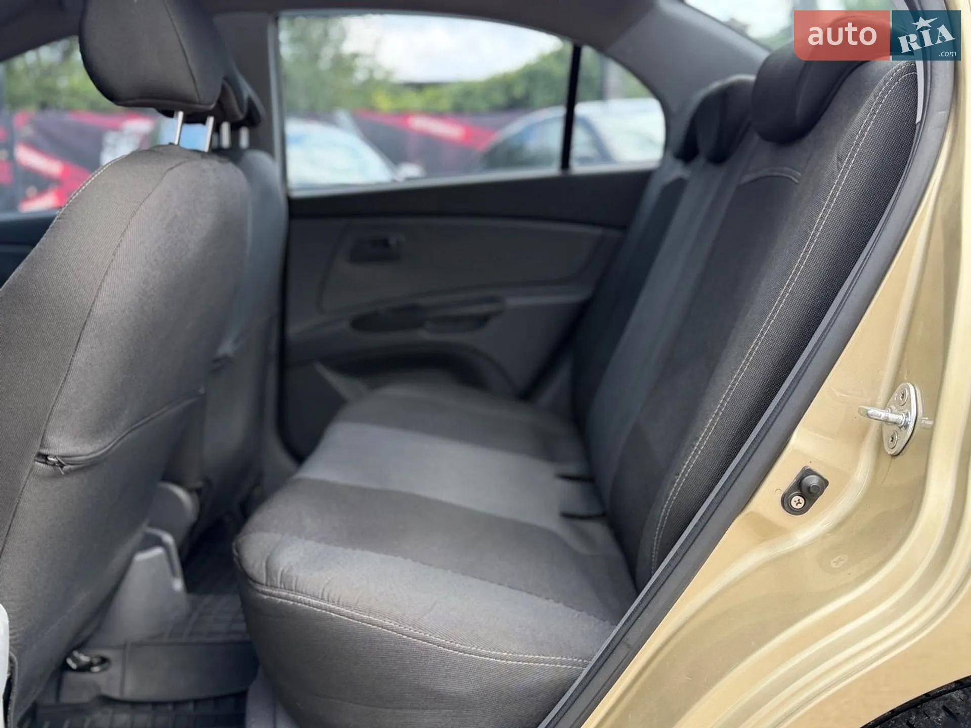2010 Kia Rio - мініатюра 8