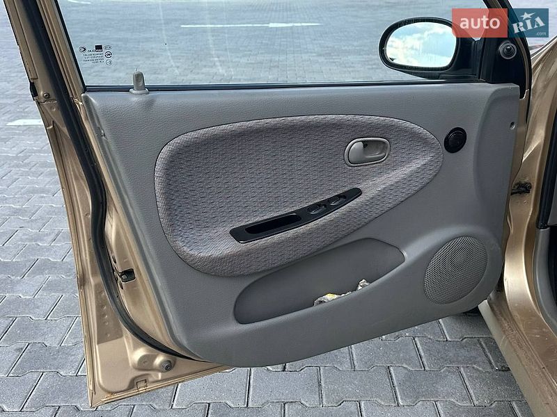 Седан Kia Rio 2002 в Виннице