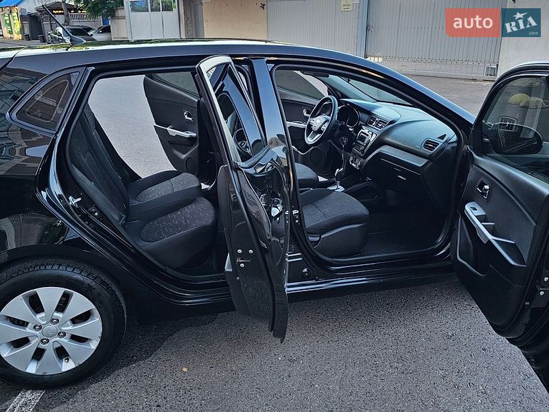 Хэтчбек Kia Rio 2012 в Одессе