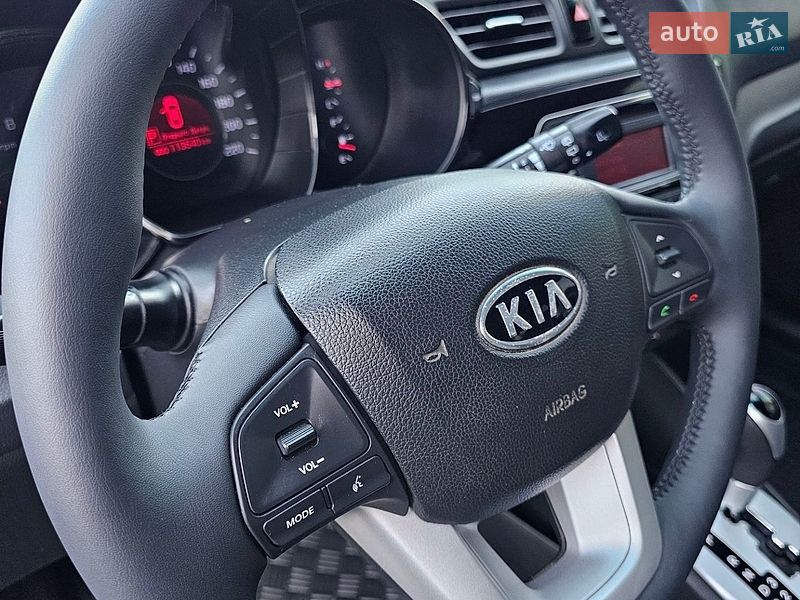 Хэтчбек Kia Rio 2012 в Одессе
