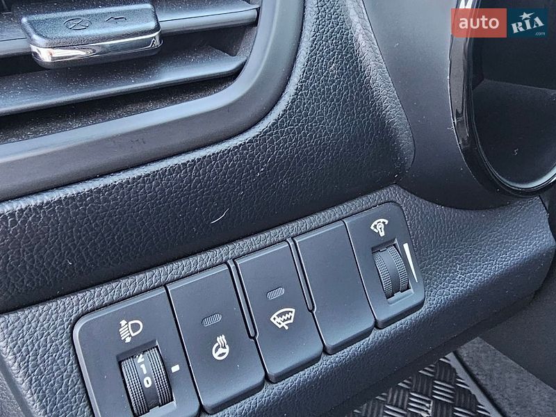Хэтчбек Kia Rio 2012 в Одессе
