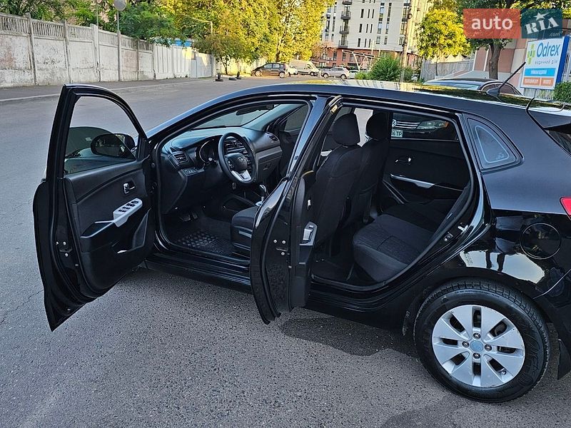 Хэтчбек Kia Rio 2012 в Одессе