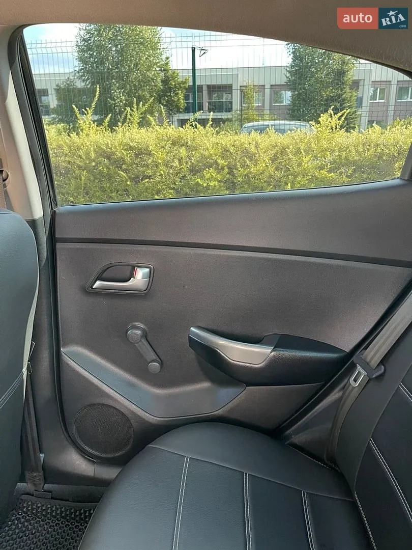 2013 Kia Rio - мініатюра 14