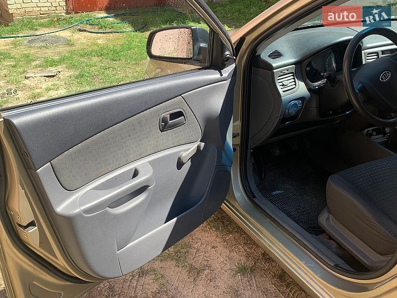 Седан Kia Rio 2007 в Львове