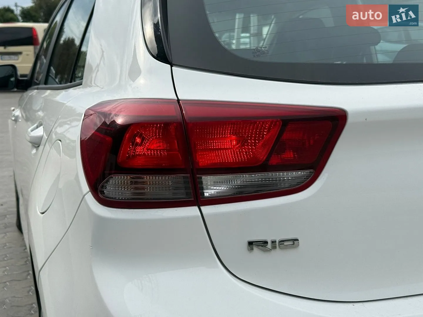 Kia Rio 2018 VIN KNADC512AK6221619 фото оголошення 7 з 24