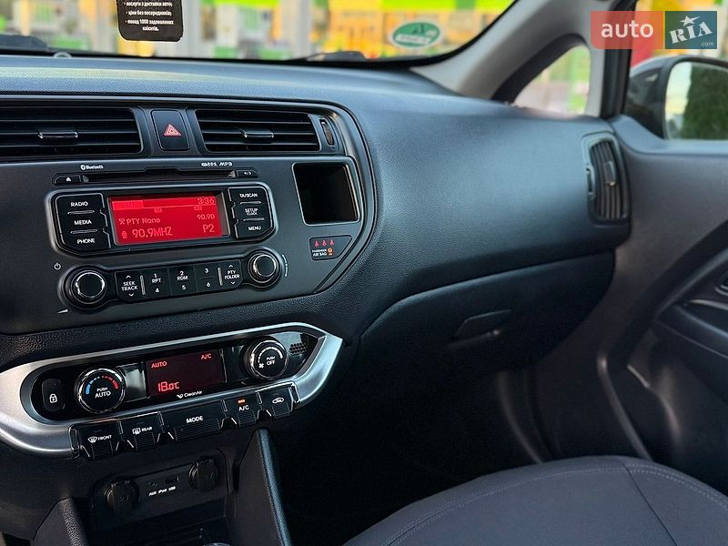 Хэтчбек Kia Rio 2012 в Виннице
