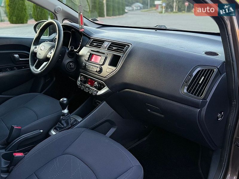 Хэтчбек Kia Rio 2012 в Виннице