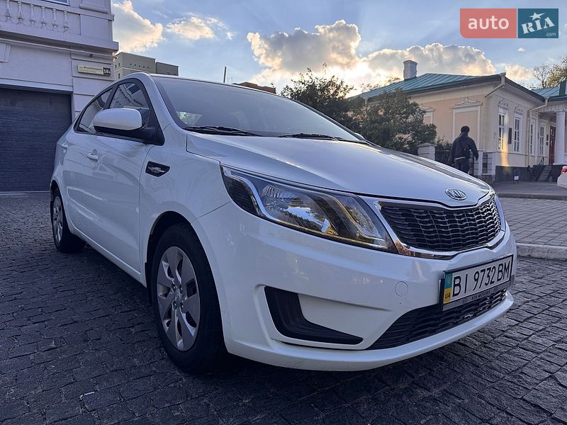 Седан Kia Rio 2012 в Полтаве