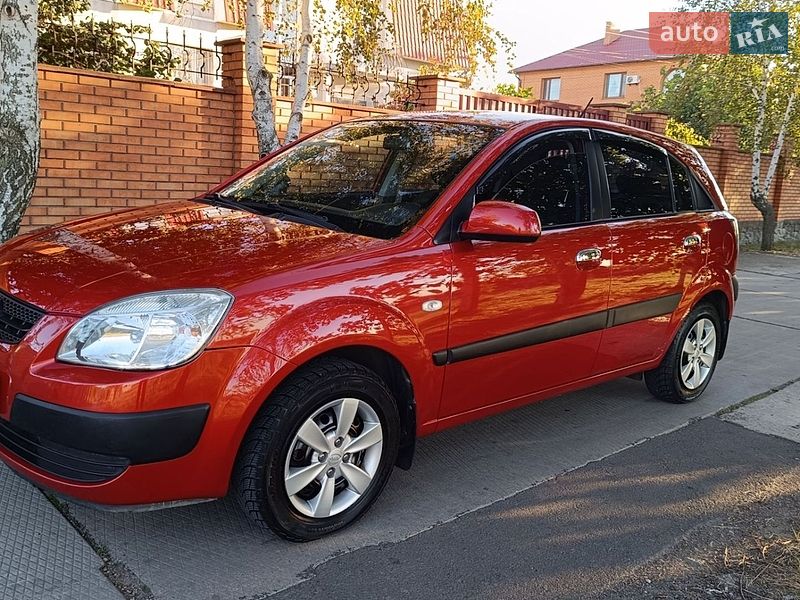 Хэтчбек Kia Rio 2007 в Николаеве