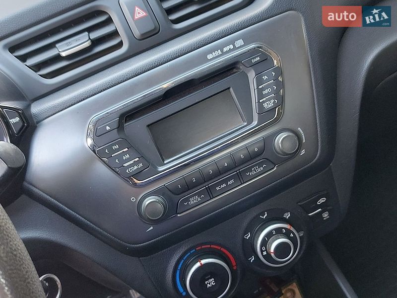 Седан Kia Rio 2011 в Смеле