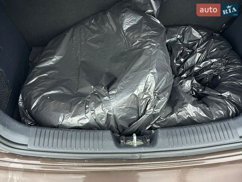 Хэтчбек Kia Rio 2012 в Хмельницком