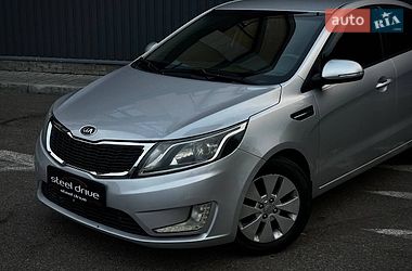 Седан Kia Rio 2013 в Николаеве
