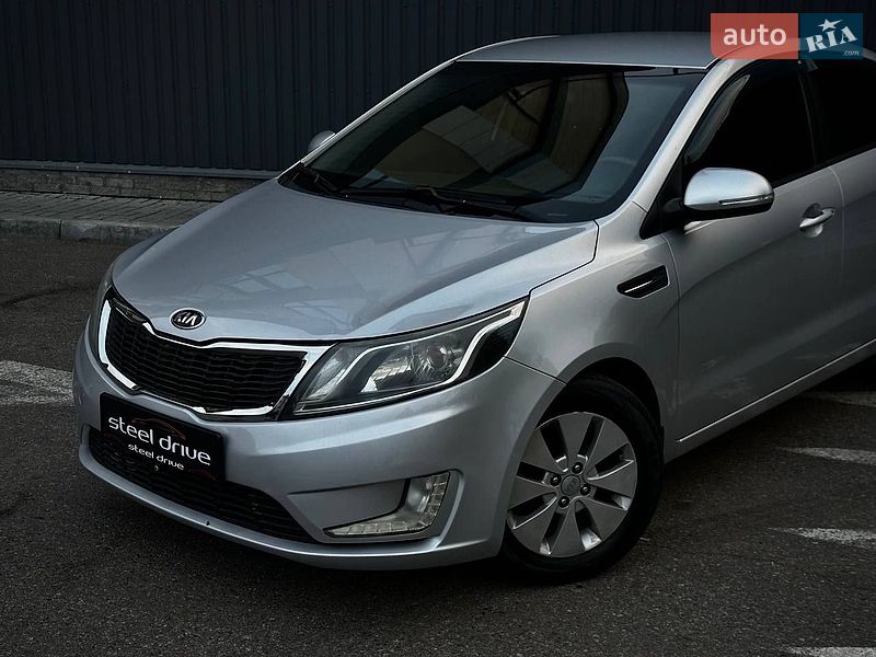 Седан Kia Rio 2013 в Николаеве