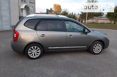 Минивэн Kia Rondo 2012 в 