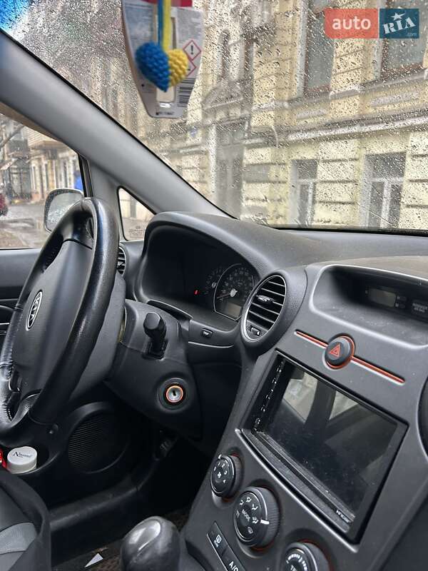 Мікровен Kia Rondo 2012 в Одесі