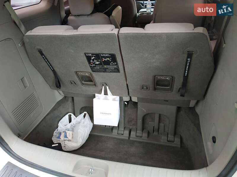 Минивэн Kia Sedona 2015 в Тернополе