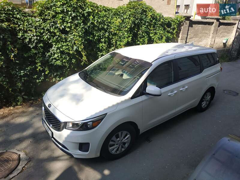 Минивэн Kia Sedona 2015 в Тернополе